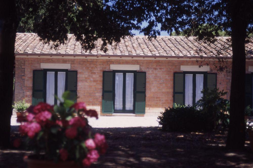Razza Del Casalone Guest House Grosseto Exterior photo